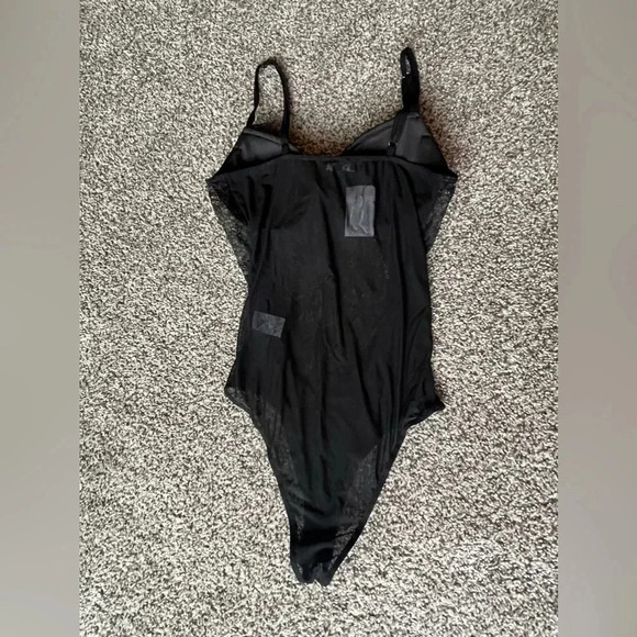 Lace bodysuit - Picture 3 of 7